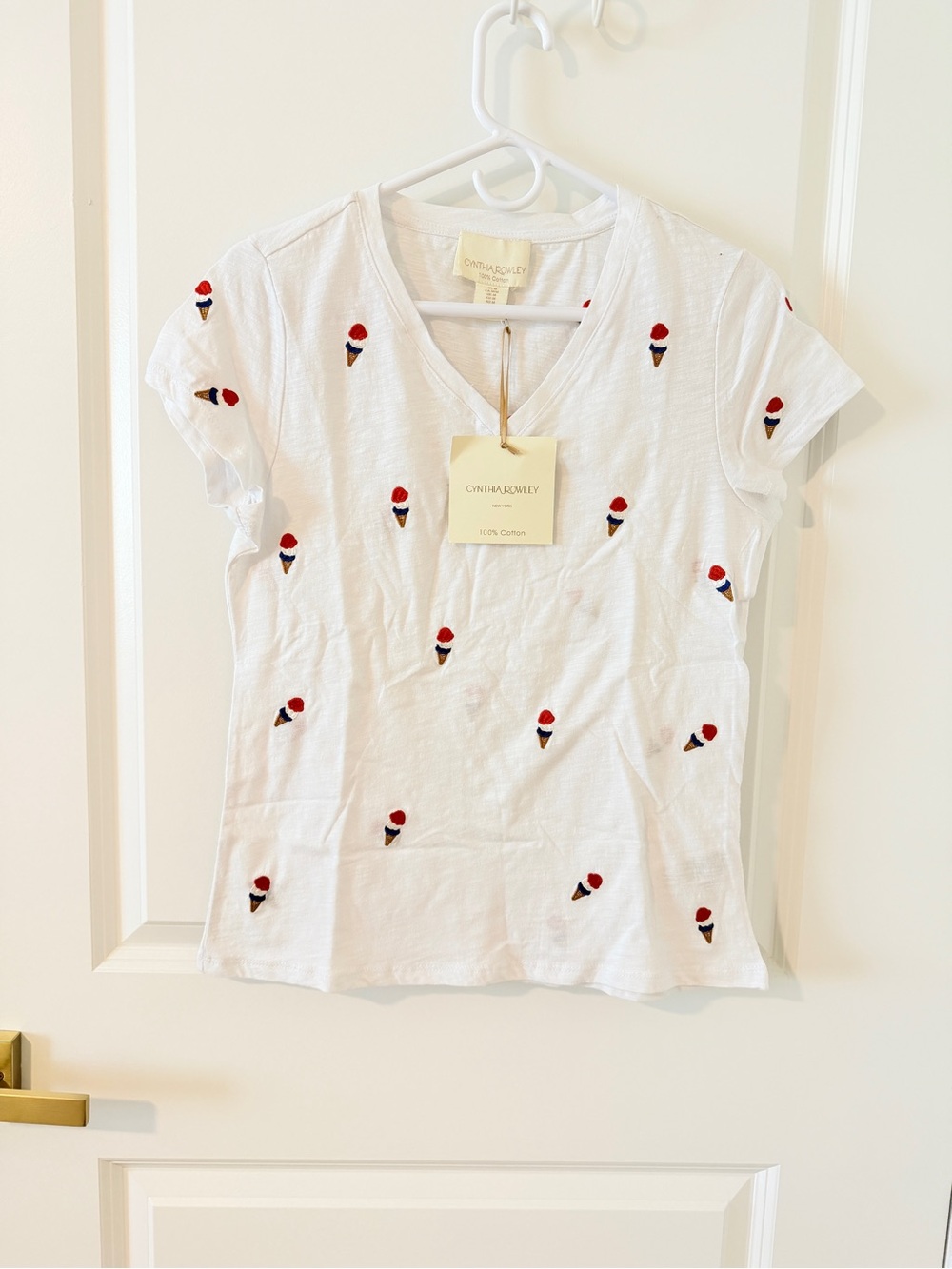 RED, white and blue ICE CREAM cone V-neck T-shirt Med